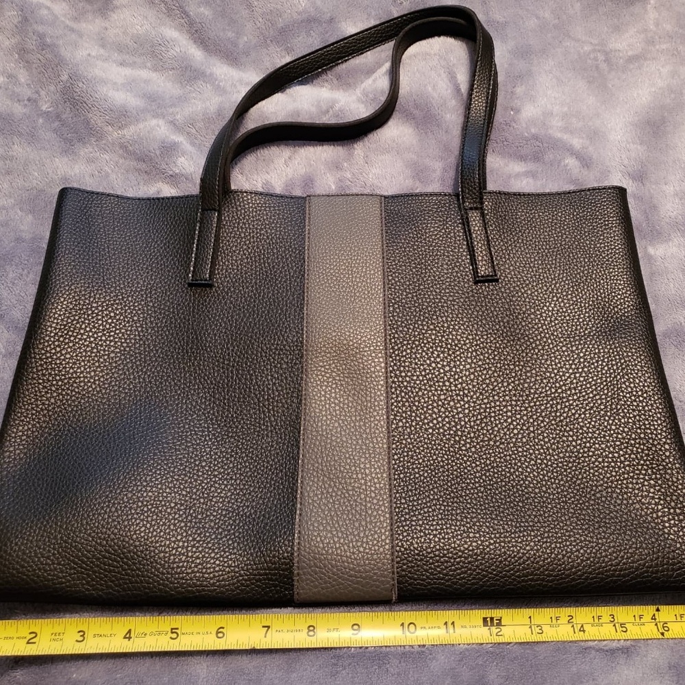 Vince Camuto x FabFitFun Luck Tote in black